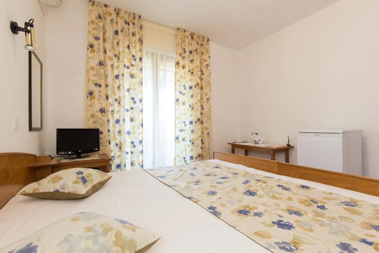 Apartment & Room Dinka, Krk كرك