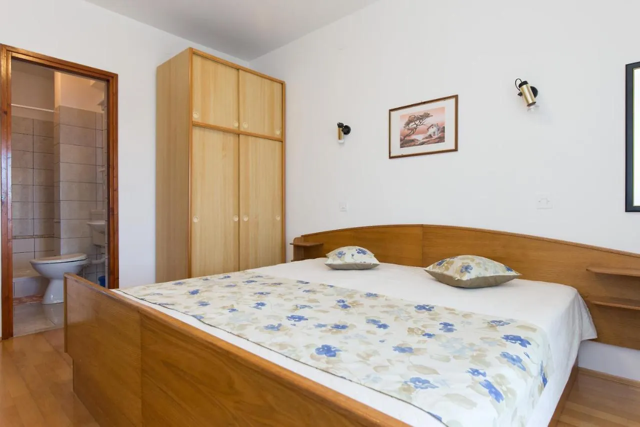 Apartment & Room Dinka, Krk كرك 0*,  كرواتيا