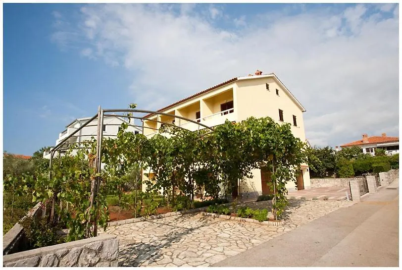 Apartment & Room Dinka, Krk كرك
