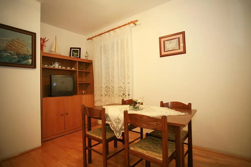 Apartment & Room Dinka, Krk كرك